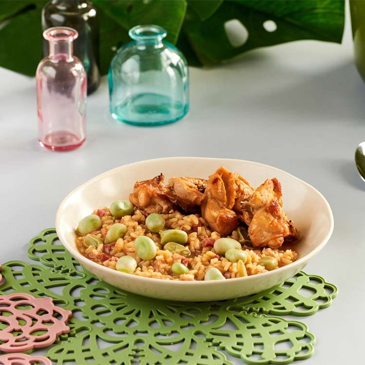 Arroz caldoso con carne de conejo y habas