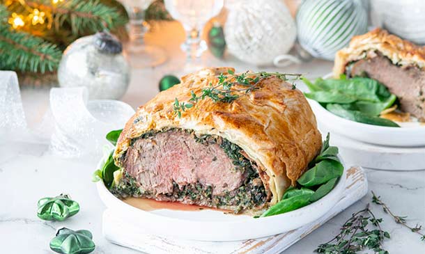 Solomillo Wellington con espinacas y champiñón Solomillo Wellington con espinacas y champiñón