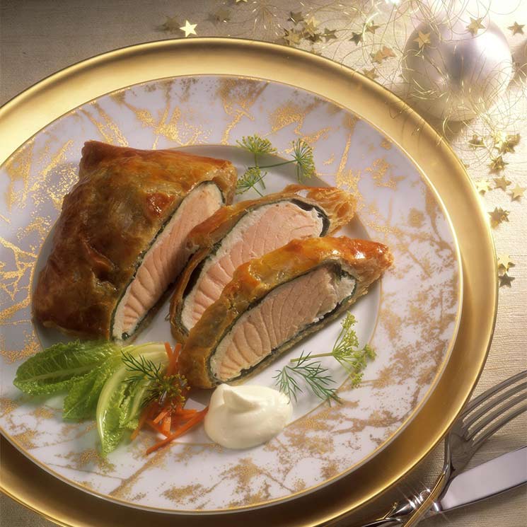 Wellington de salmón con espinacas y puré de patata