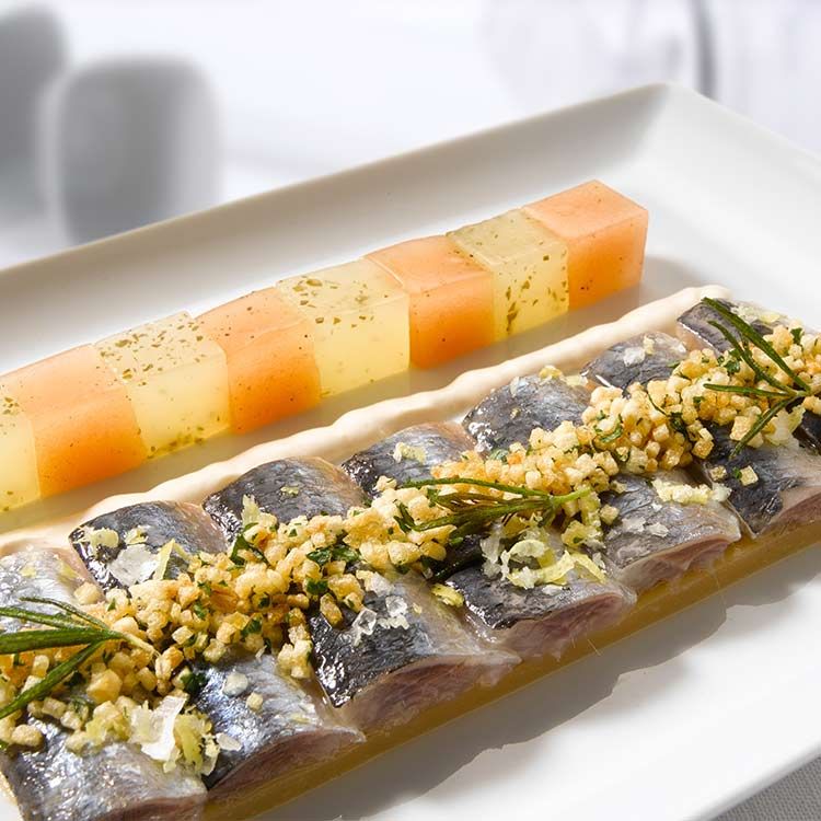 Sardinas ahumadas con gelatinas de limón y tomate Sardinas ahumadas con gelatinas de limón y tomate