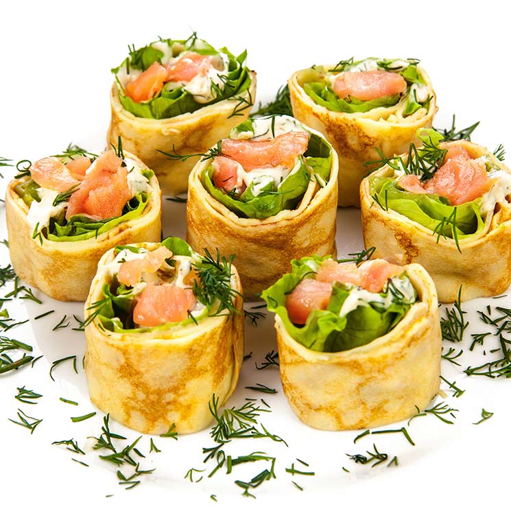Rollitos de crepes rellenos de trucha ahumada