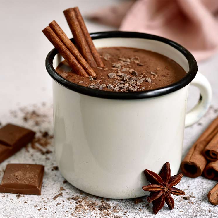 Chocolate a la taza con anís y canela