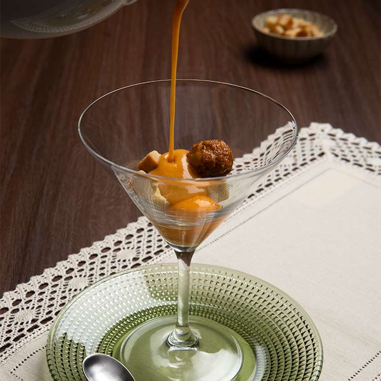 Crema de sopa castellana en copa de cóctel