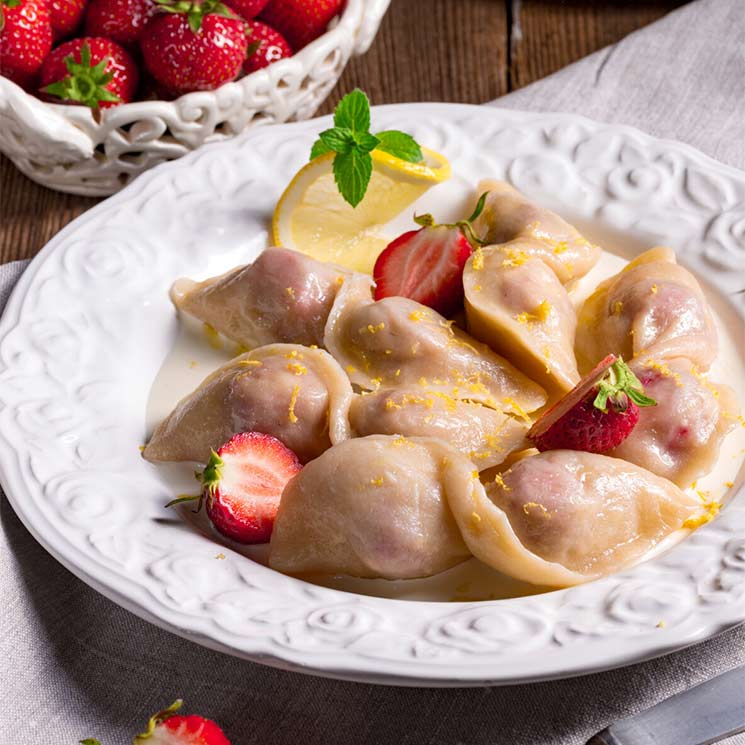 Raviolis de fresas con salsa inglesa
