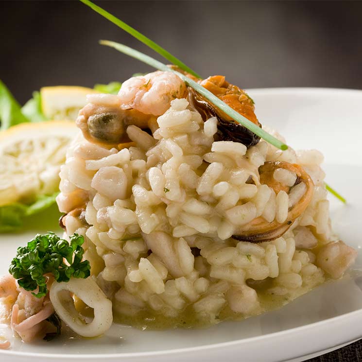 'Risotto' con gambas y calamares y mejilones en conserva