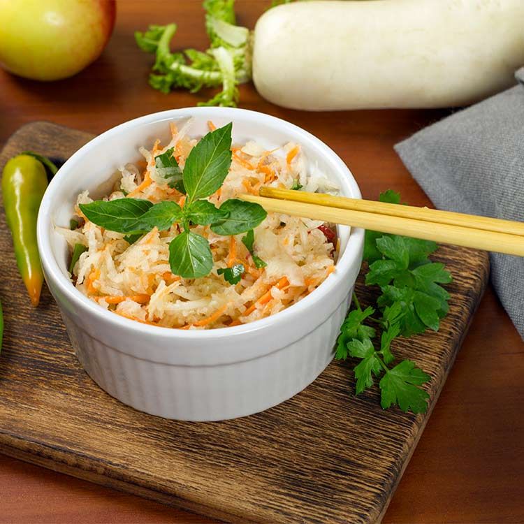 Ensalada de daikon, manzana y zanahoria