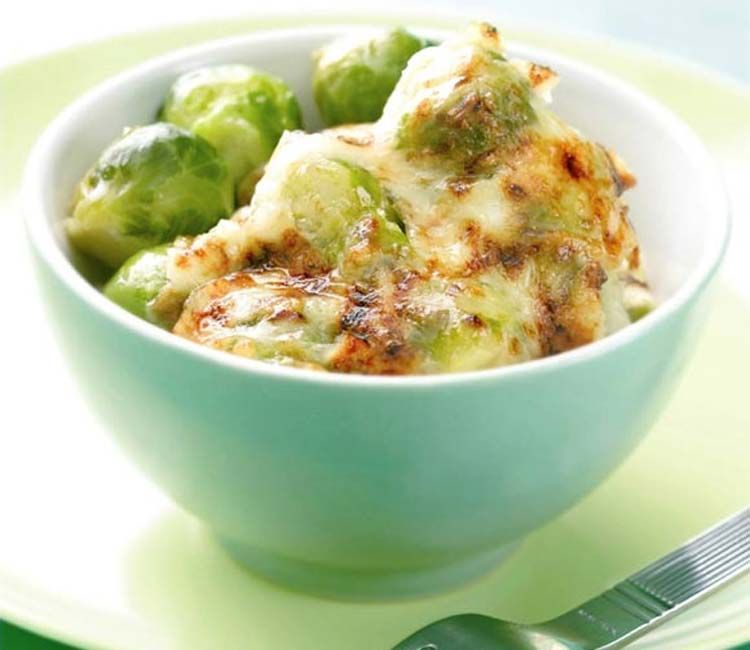 Gratinado de coles de Bruselas con salsa 'mornay'