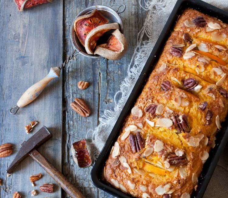 'Plum cake' con nueces pecanas y naranja confitada