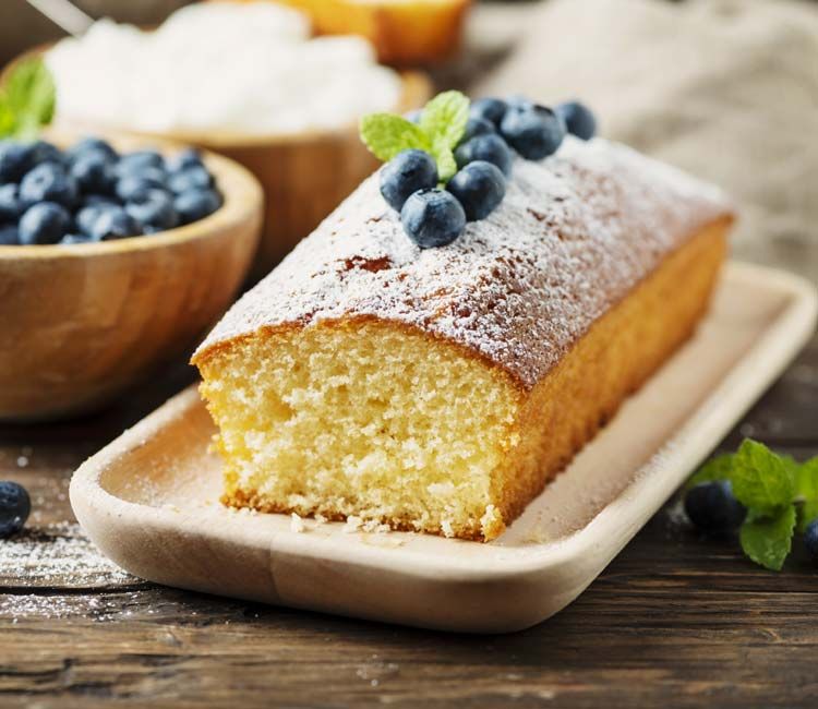 'Plum cake' tradicional de limón con arándanos