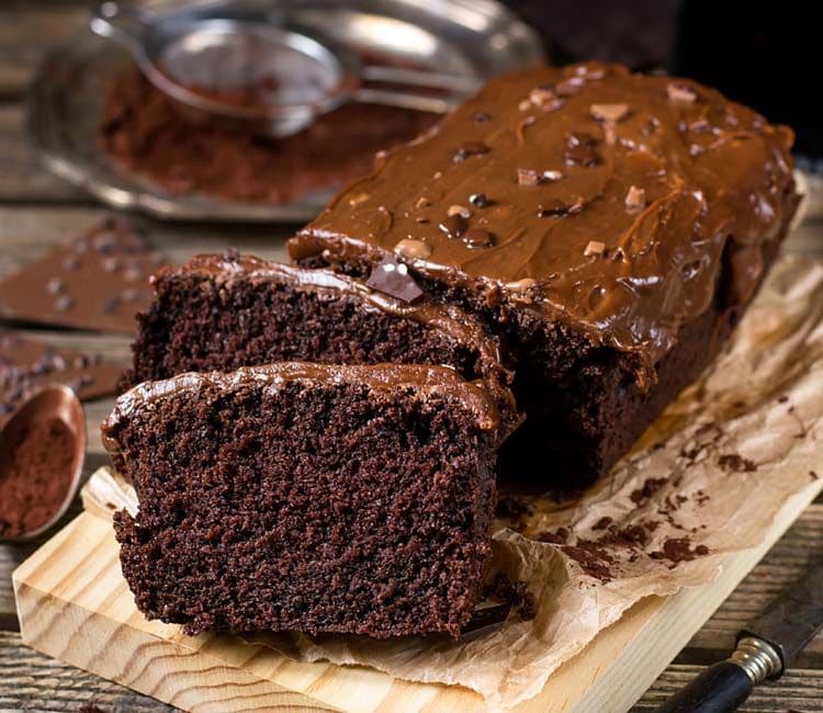 'Plum cake' de chocolate con cobertura al café