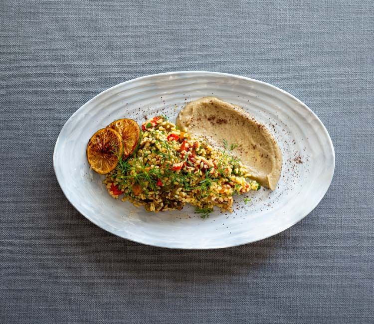 Ensalada de bulgur con puré de berenjena