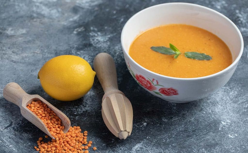 Sopa de lentejas rojas (Masoor dal tadka)