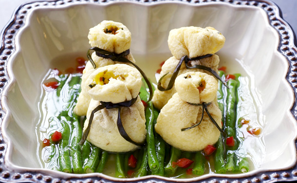 Saquitos de tofu rellenos