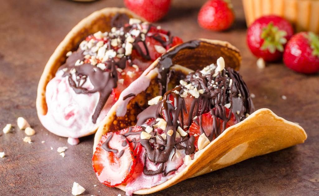 'Tacos' con helado de fresa