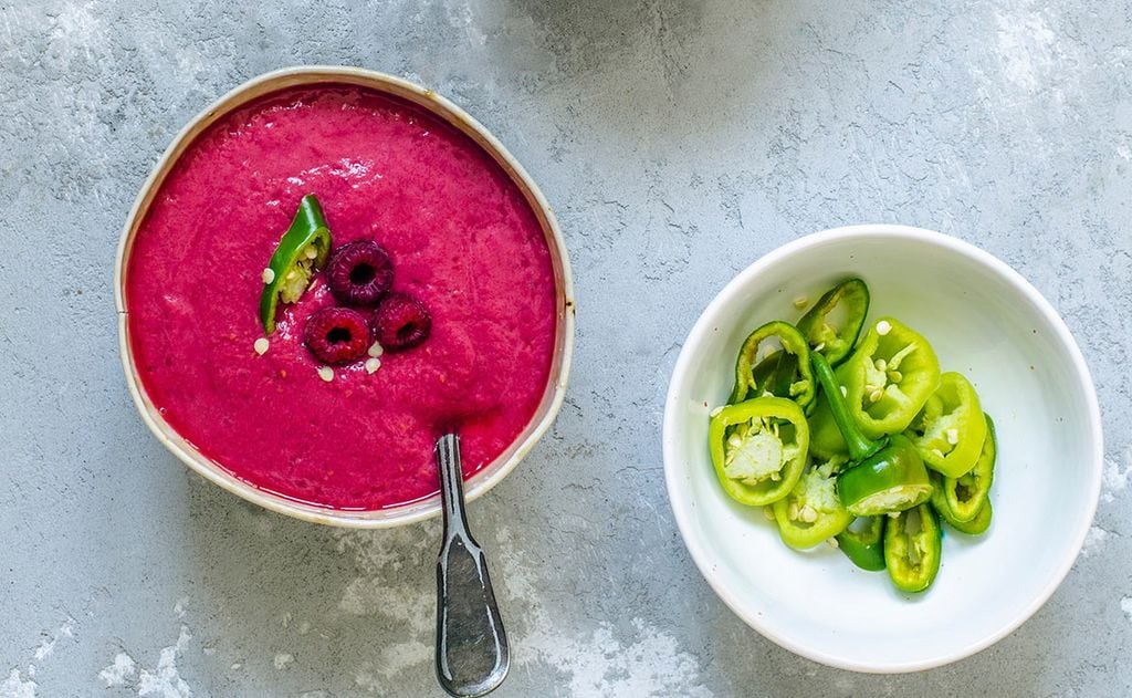 Sopa fría de frambuesa con un toque picante