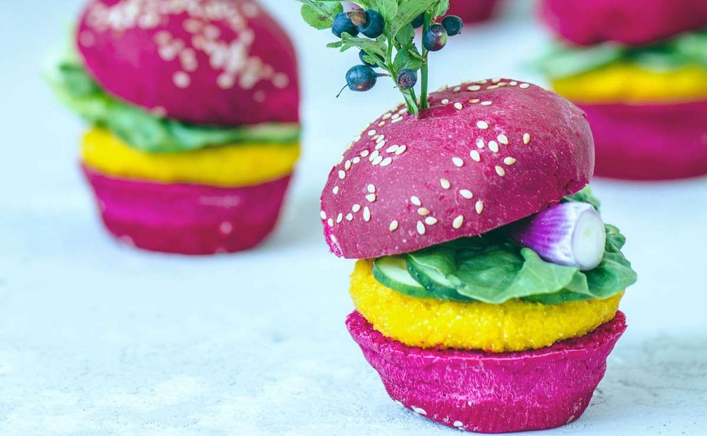 Mini hamburguesas veganas de remolacha, zanahoria y lechuga