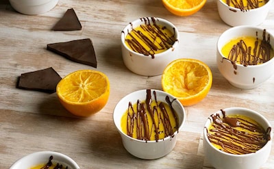 Natillas caseras de naranja con chocolate