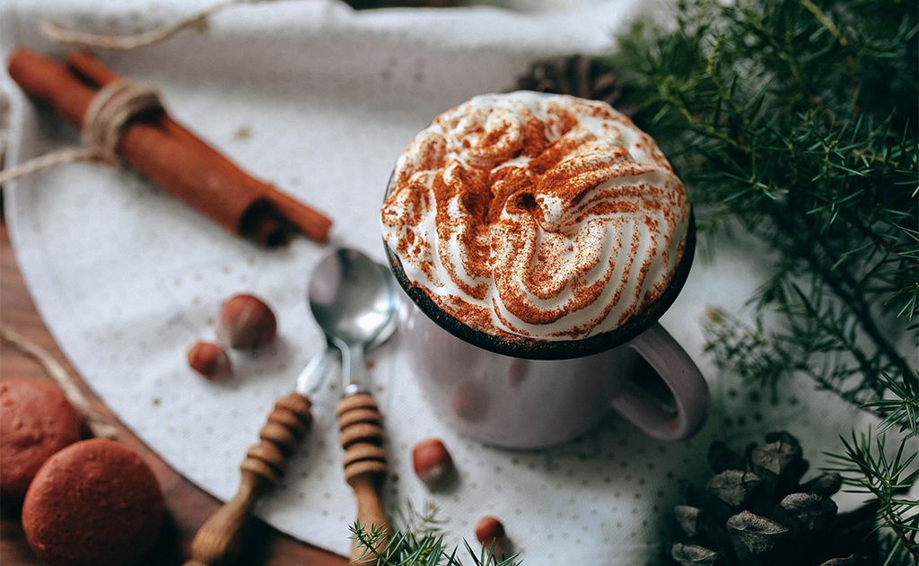 Chocolate a la taza con praliné de avellana y nata