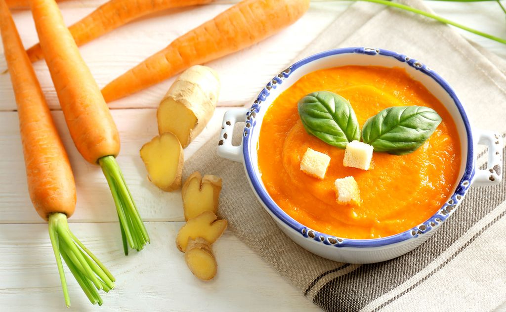 Crema de zanahorias con jengibre y 'croutons'