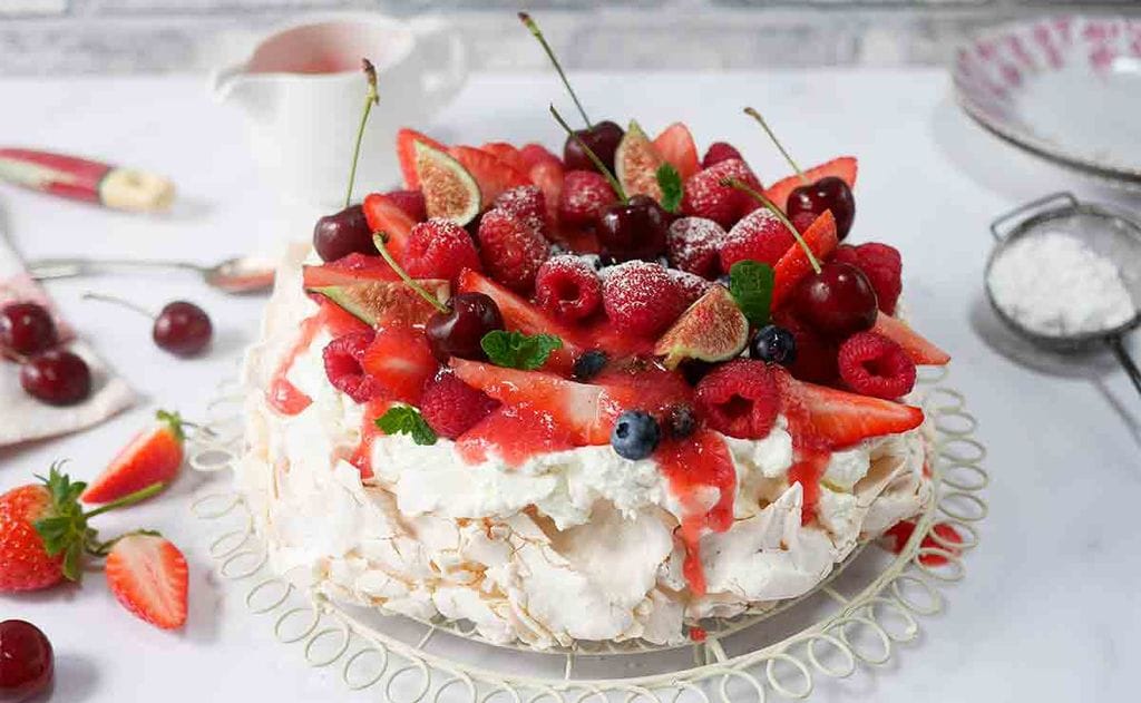 Tarta 'pavlova' de frutos rojos en 'airfryer'