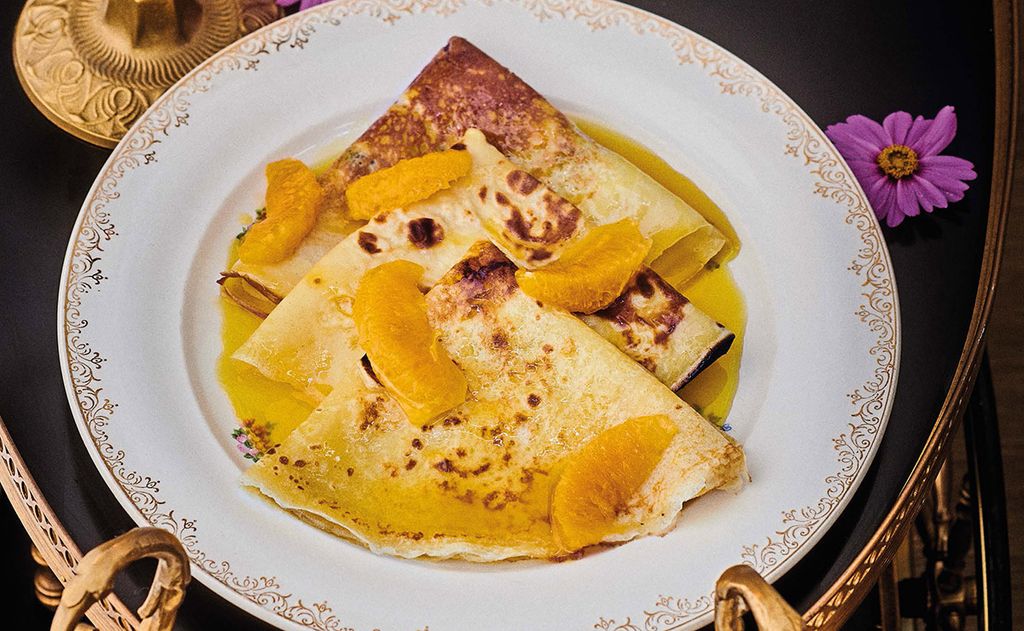 Crepes 'Suzette' y supremas de naranja flambeadas