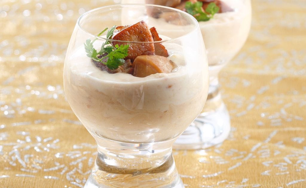 Crema de alubias con daditos de 'foie'