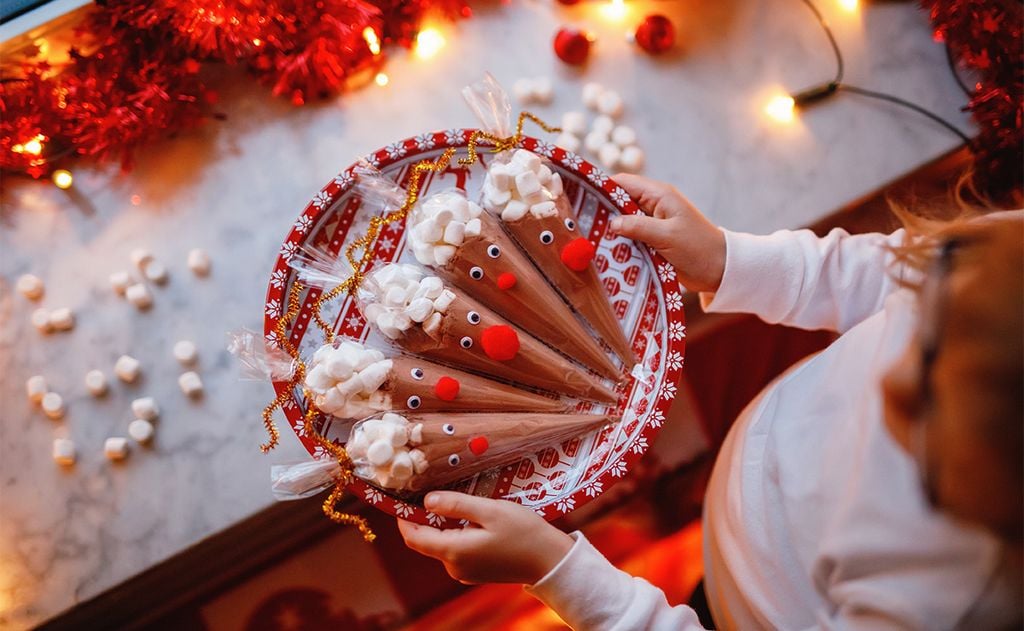 Conos navideños con nata y 'marshmallows'