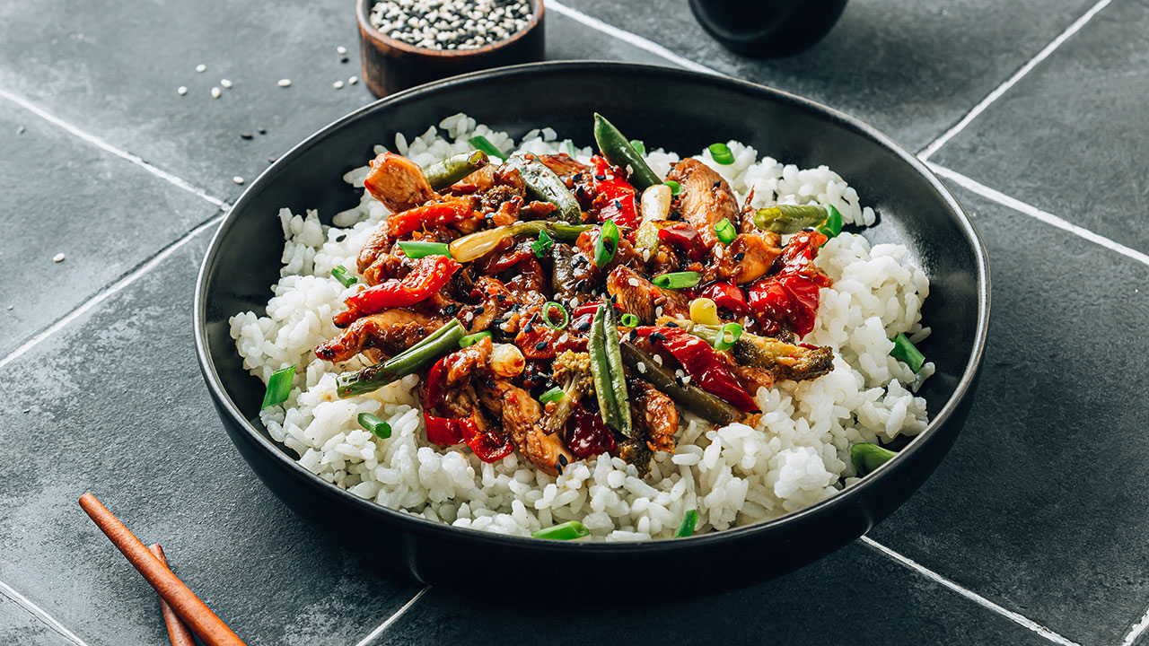 'Wok' de heura con arroz y verduras al 'lemon grass'