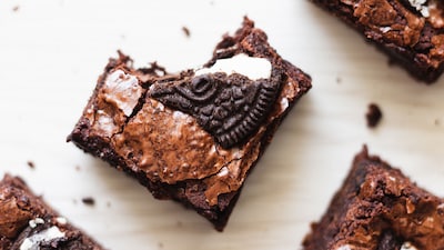 Facilísimo y con sabor a Oreo: ¿quién puede resistirse a este ‘brownie’?