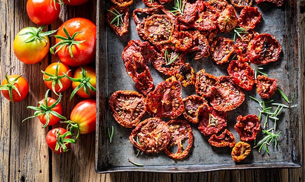 Cómo preparar tomates secos en casa y 5 recetas