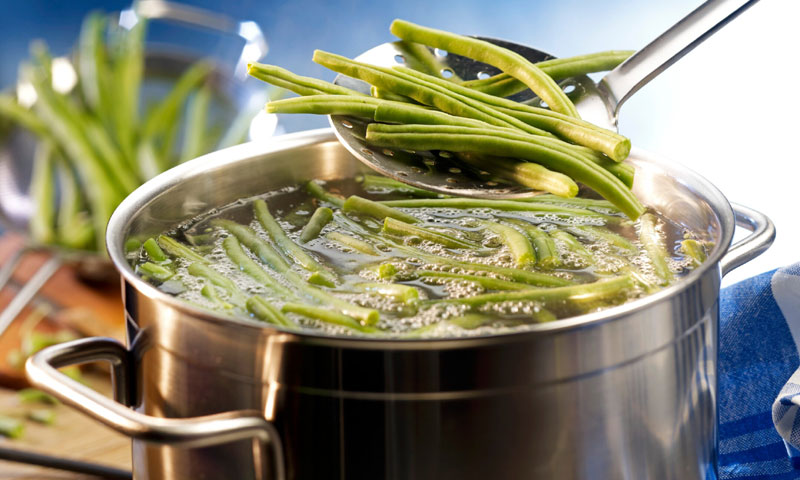 ¿Sabes qué es y cómo blanquear verduras?