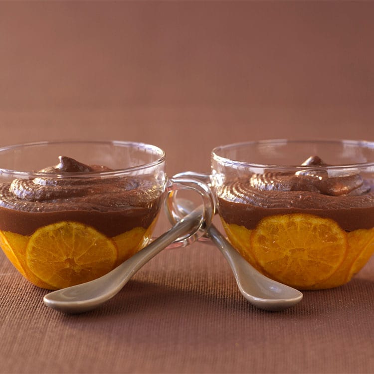Vasitos de mousse de chocolate y crema de mandarina