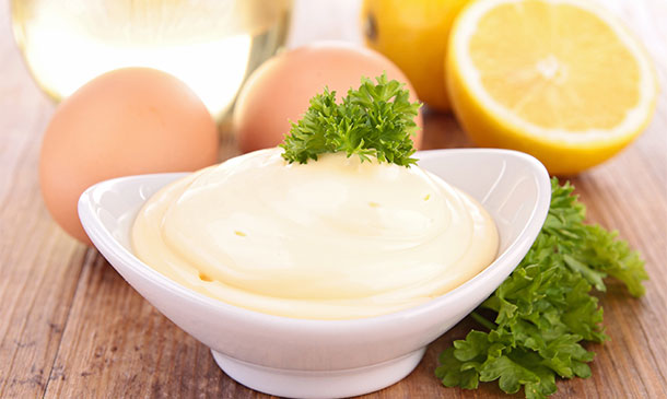 La forma definitiva para hacer mayonesa casera y que ¡nunca se corte!