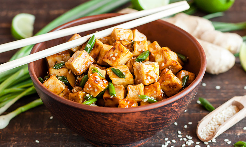 Aprende a preparar tofu casero y ¡cocina con él!