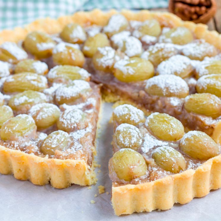 Tarta de uvas y praliné de nueces