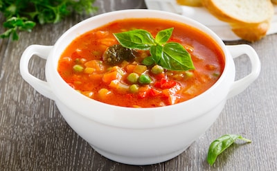 Minestrone, la sopa italiana de verduras que necesitas