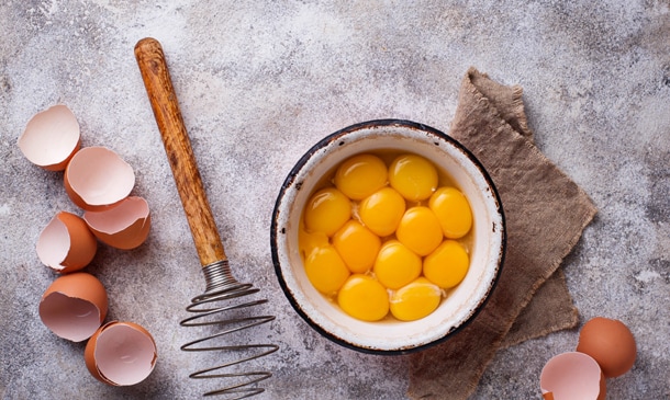 Cómo aprovechar las yemas de huevo en tu cocina