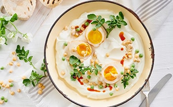Cómo hacer huevos turcos, una receta fácil que te volverá loco