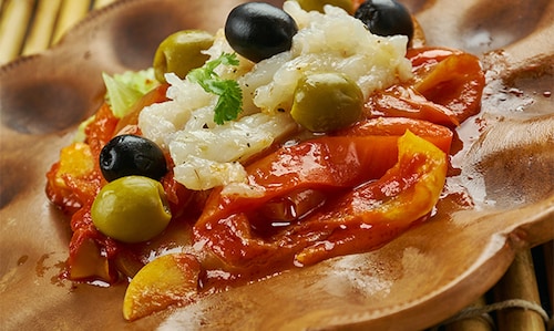 'Esgarraet' valenciano, cómo hacer esta sencilla ensalada de pimientos y bacalao