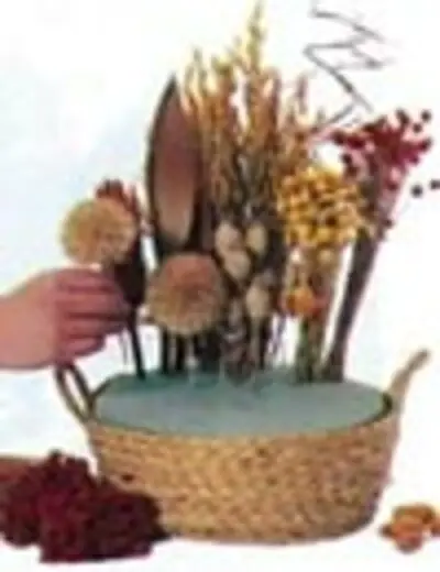 Personaliza tu salón con un centro de flores secas