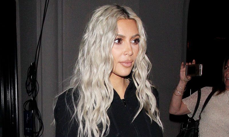 El truco de Kanye West y Kim Kardashian para mantener sus muebles blancos a pruebas de bebé
