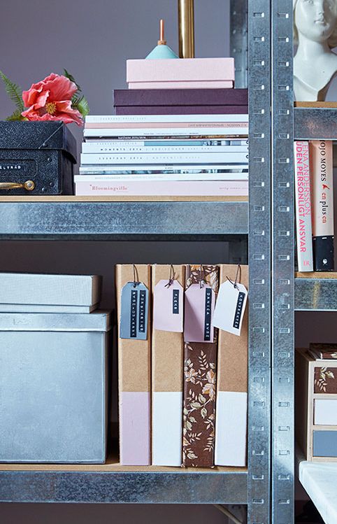 Ideas de decoración: ¿Tienes una simple estantería de metal