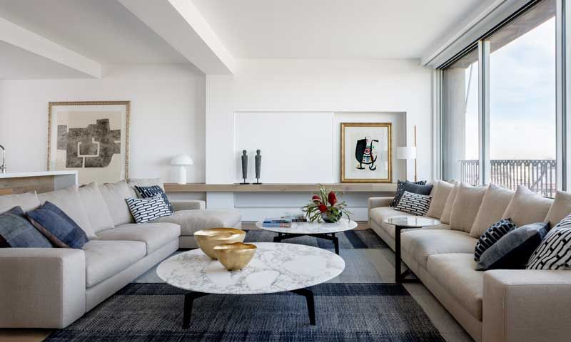 Decoracion De Interiores Un Atico Moderno Y Elegante Con Vistas