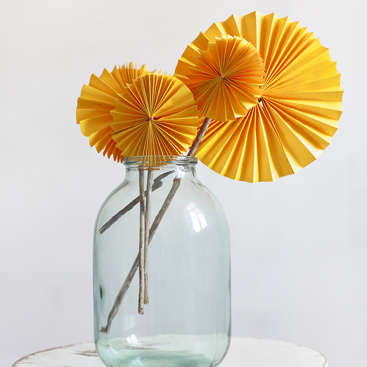 Flores de papel que puedes incorporar a la decoración de tu casa, paso a paso