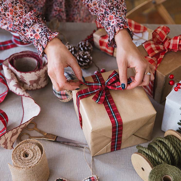 Regalos navideños: cómo presentarlos para sorprender con sus envoltorios