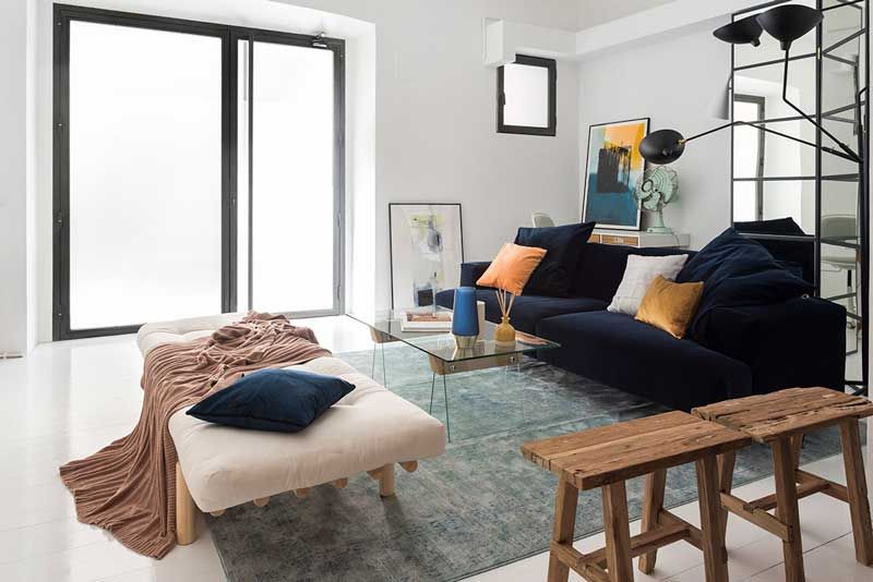 Muebles: Cómo y dónde incorporar un banco en la decoración de tu casa