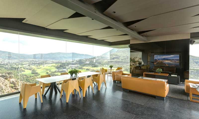 Arquitectura sostenible: Vivir en una casa construida en una roca - Foto 1