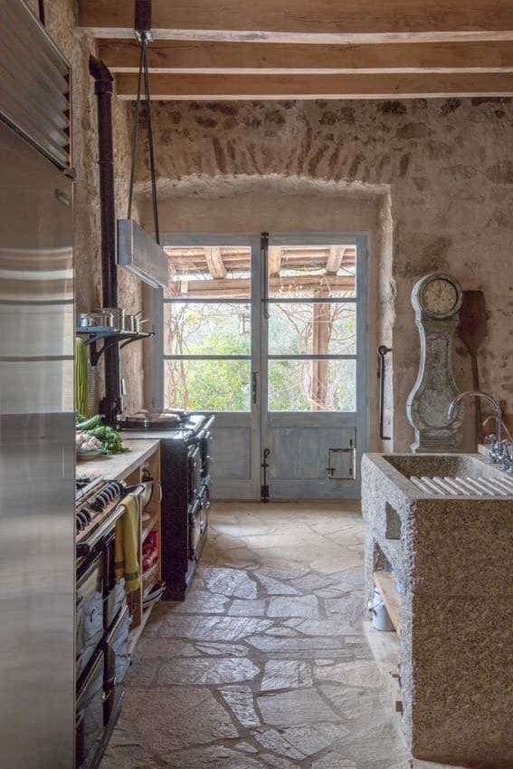Decoracion De Interiores Una Casa De Campo De Piedra Rustica Y Estilo Vintage Con Mucho Encanto Foto 1