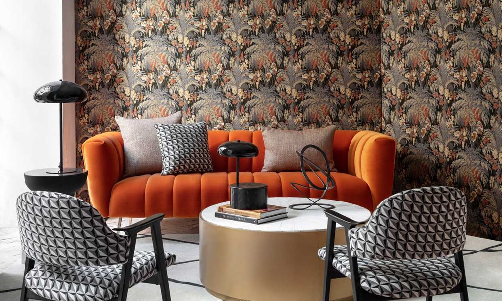 Elige los cojines más decorativos para tener un sofá (y un salón) de revista