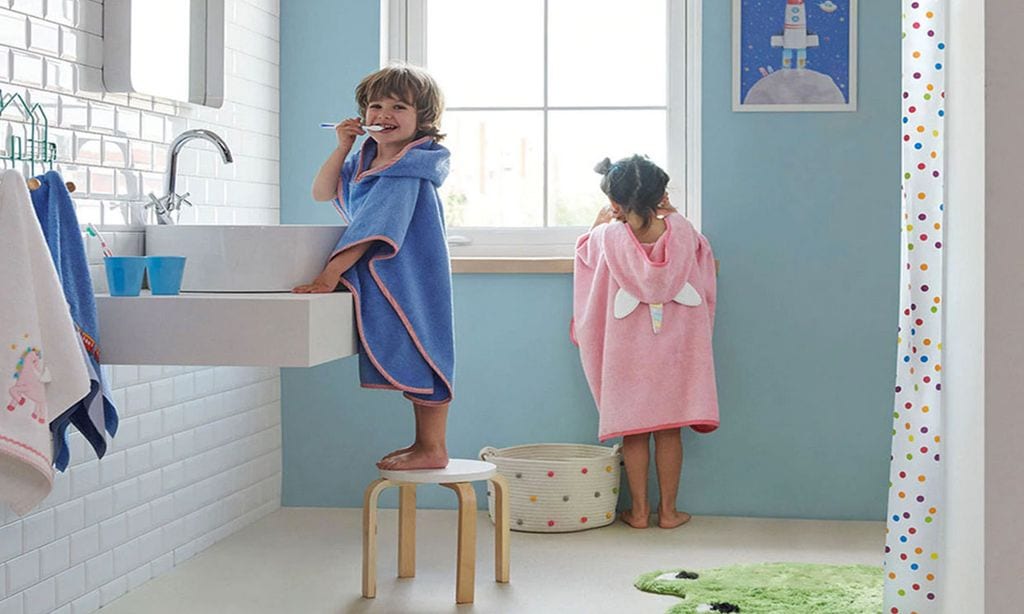 Cómo planificar y decorar un cuarto de baño pensado para los niños